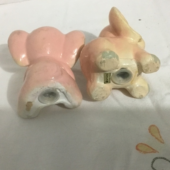 Vintage well-travelled Elephant salt and pepper shakers waiting for a trip - Picture 6 of 6